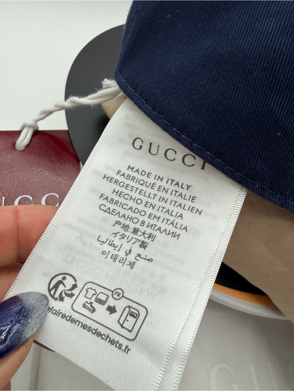 GUCCI Unisex Cotton Adjustable Script Logo Navy Blue Baseball
Cap Hat medium - Picture 3 of 8